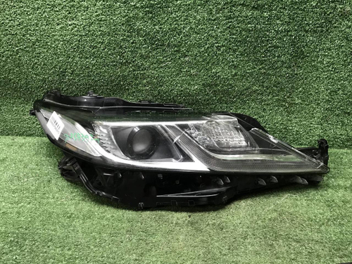 Битая Фара правая Toyota Camry xv70 (17-нв) LED