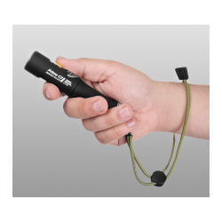Фонарь на каждый день Armytek Prime C2 Pro (тёплый свет) — индикация низкого уровня заряда и активный температурный контроль.