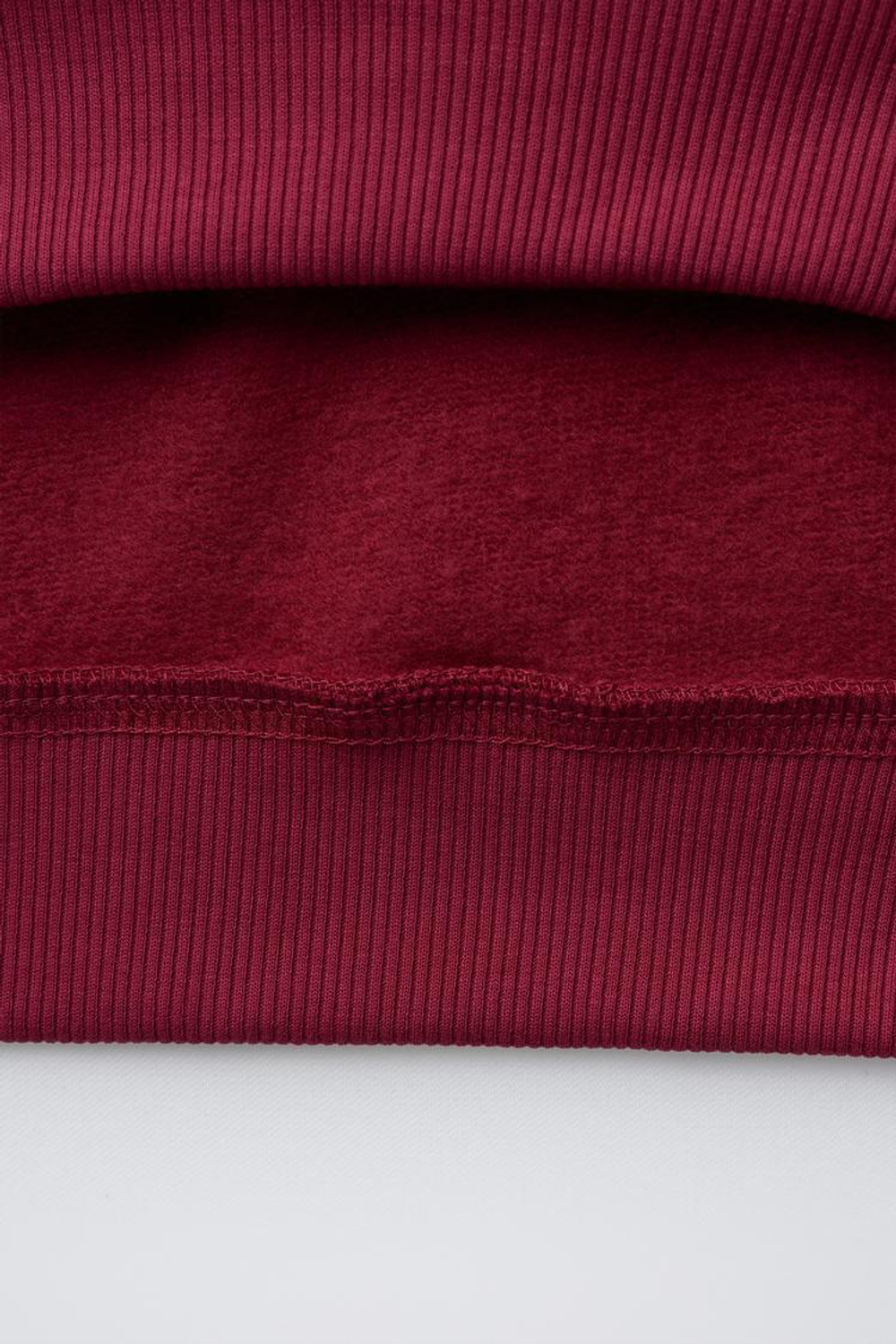 ZARA ТОЛСТОВКА С НАШИВКАМИ, ГРАНАТОВЫЙ