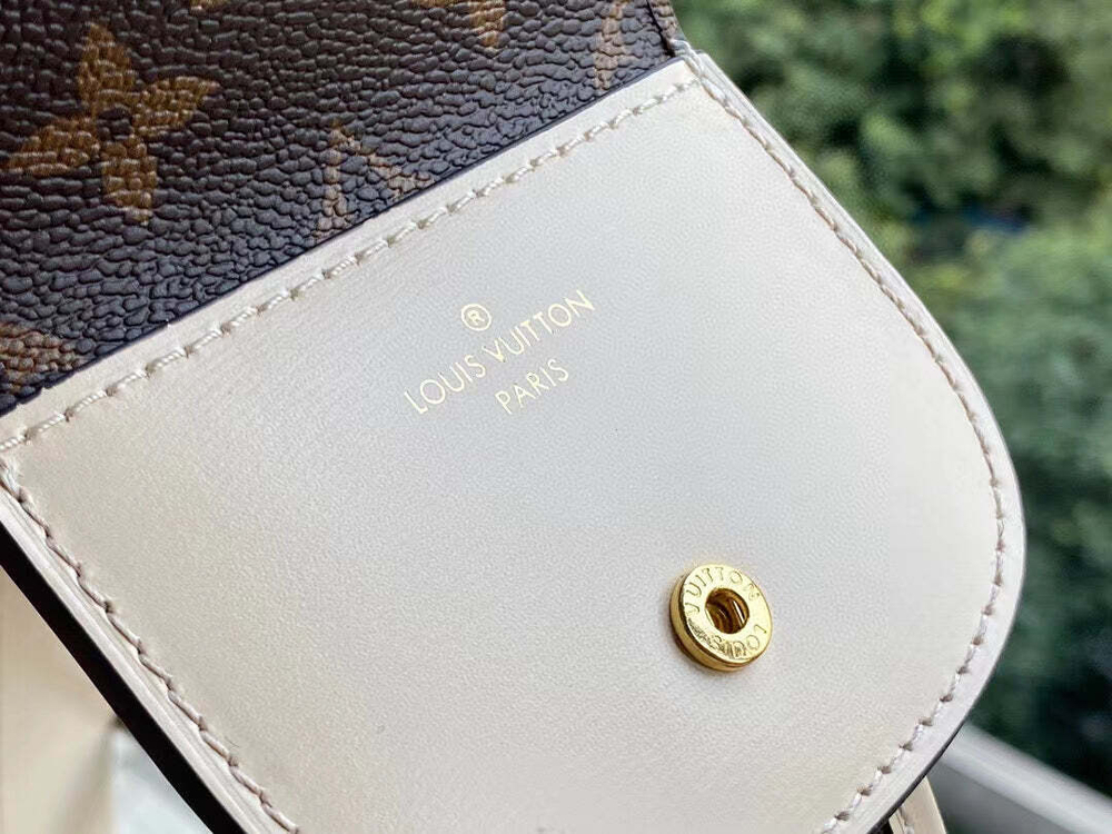 Louis Vuitton Officier