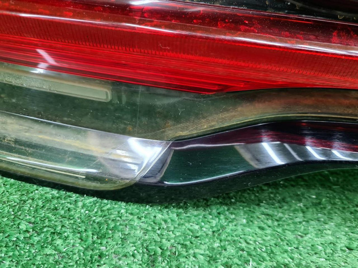 Фонарь крышки багажника Porsche Macan 95b (18-21)