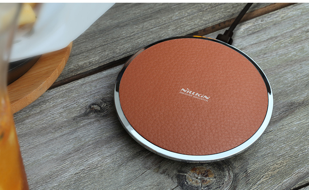 Беспроводная зарядка с имитацией кожи коричневого цвета Magic Disk 3 от Nillkin