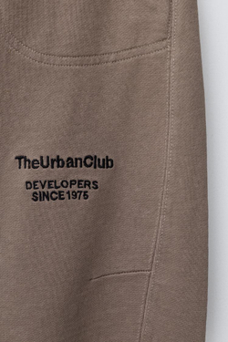 ZARA БРЮКИ BARREL ИЗ МЯГКОЙ ТКАНИ С НАДПИСЬЮ, СЕРО-КОРИЧНЕВЫЙ