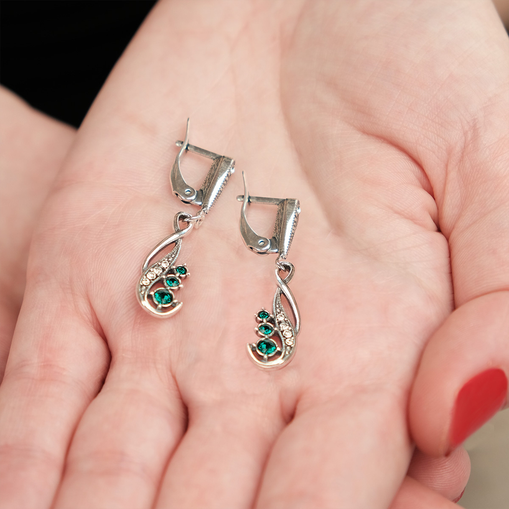 "Флерт" серьги в серебряном покрытии из коллекции "Изумрудные мечты" от Jenavi  с английским замком