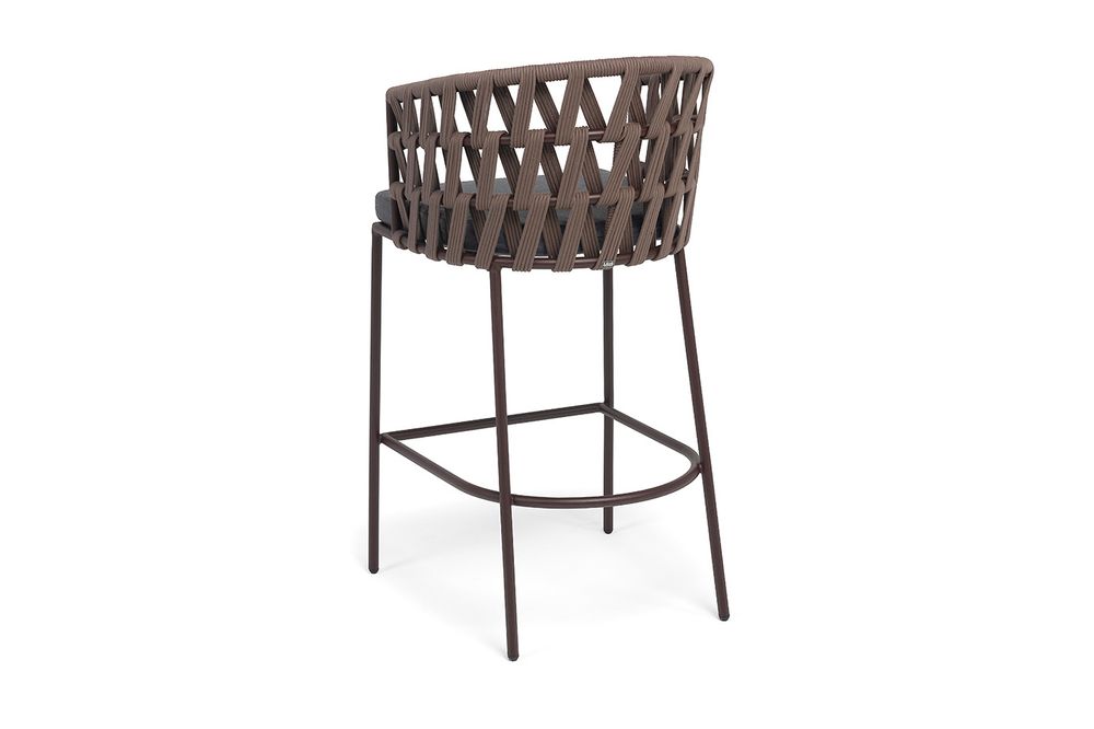 "Диего" стул барный плетеный из роупа, каркас из стали коричневый (RAL8016) муар, роуп коричневый круглый, ткань темно-серая 027