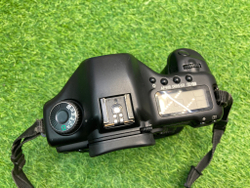 Canon EOS 5D + BG-E4