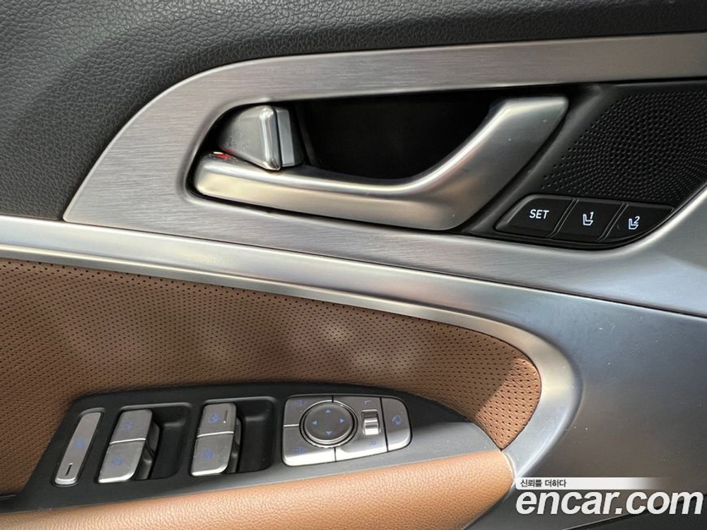 Genesis G70 2.0T AWD (03.2020)