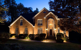 Наружное освещение загородного дома: создаем правильную подсветку фасада