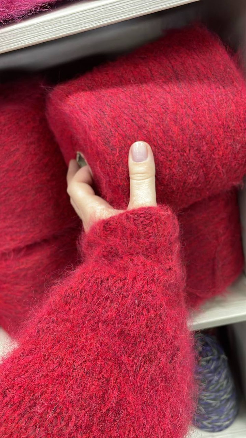 LAGOPOLANE 30% вспушенный меринос 15% полиамид 34% полиакрил 17% нейлон 4% др. волокна