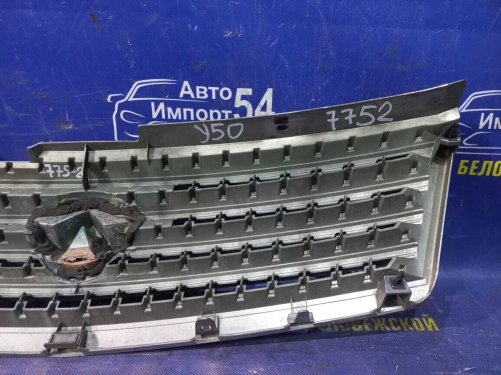 Решетка радиатора NISSAN FUGA 2004-2007