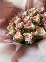 Букет цветочных капкейков творожных роз с гиацинтами 19 шт