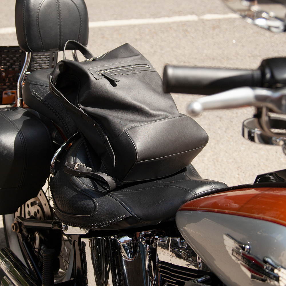 Рюкзак Rousseau из кожи теленка, черного цвета