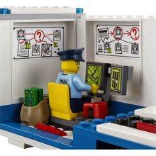 Конструктор LEGO City Police 60139 Мобильный командный центр