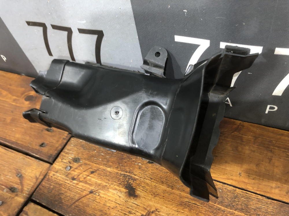 Воздуховод тормозного механизма BMW 5 (G30) Б/У Оригинал 51747383852