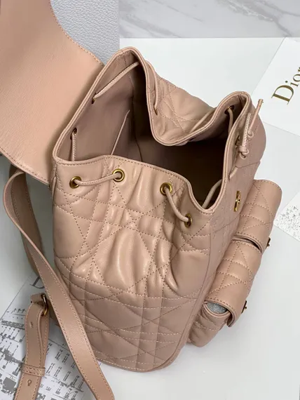 Рюкзак Dior Caro розовый, модель среднего формата
