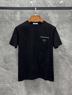 Футболка Prada