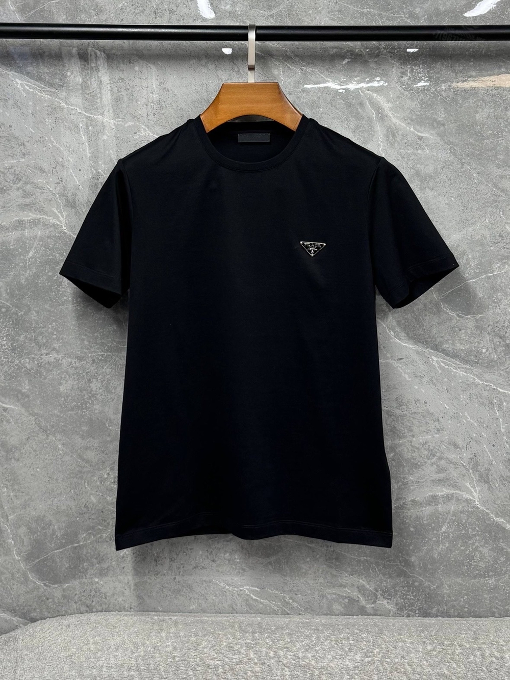 Футболка Prada