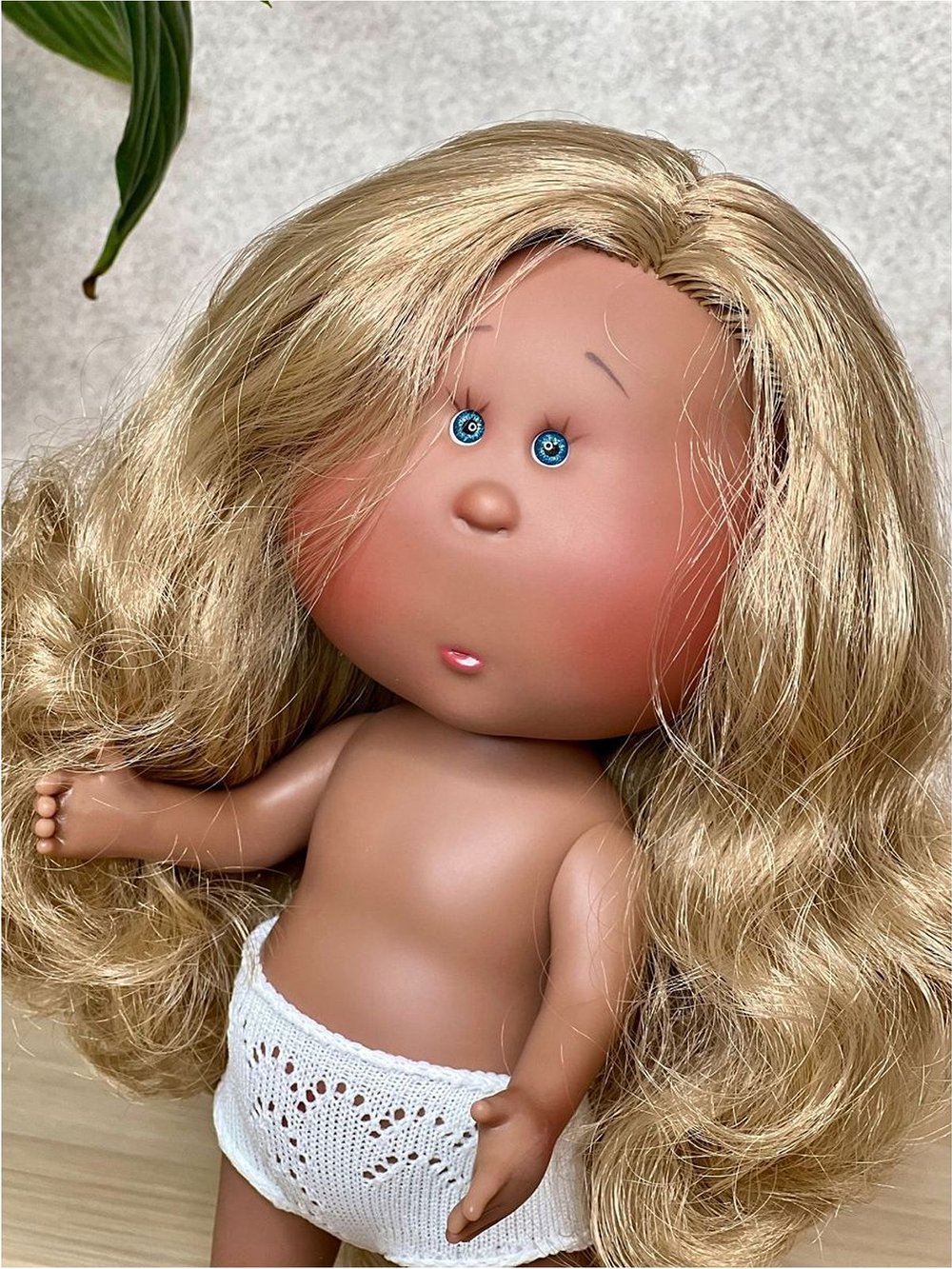 Кукла Nines виниловая 30см MIA без одежды (3000W17A1)