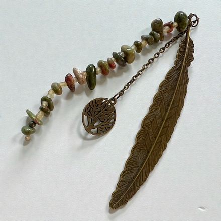 Книжная закладка. Дар гор Унака. Унакит