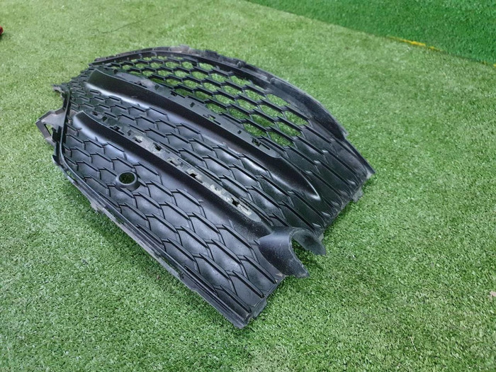 Решетка перед. бампера Mercedes GLE V167 18-24 AMG