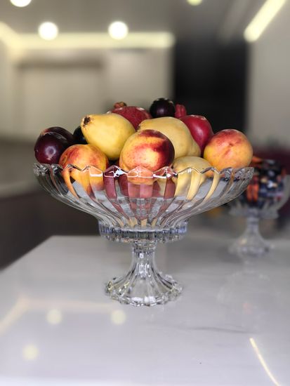 Фруктовница из стекла на ножке
