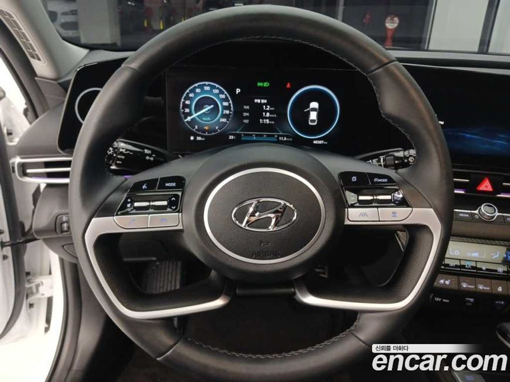 Hyundai Avante (CN7) 1.6 (04.2022)