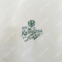 [Кузнецовский фарфор] Фурло Этьен. Декоративная тарелка с портретом Наполеона Бонапарта. 1912 г.