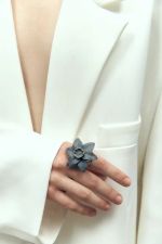 Кольцо Нарцисс XL, серый фарфор