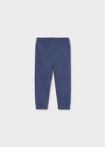 спортивный костюм с футболкой