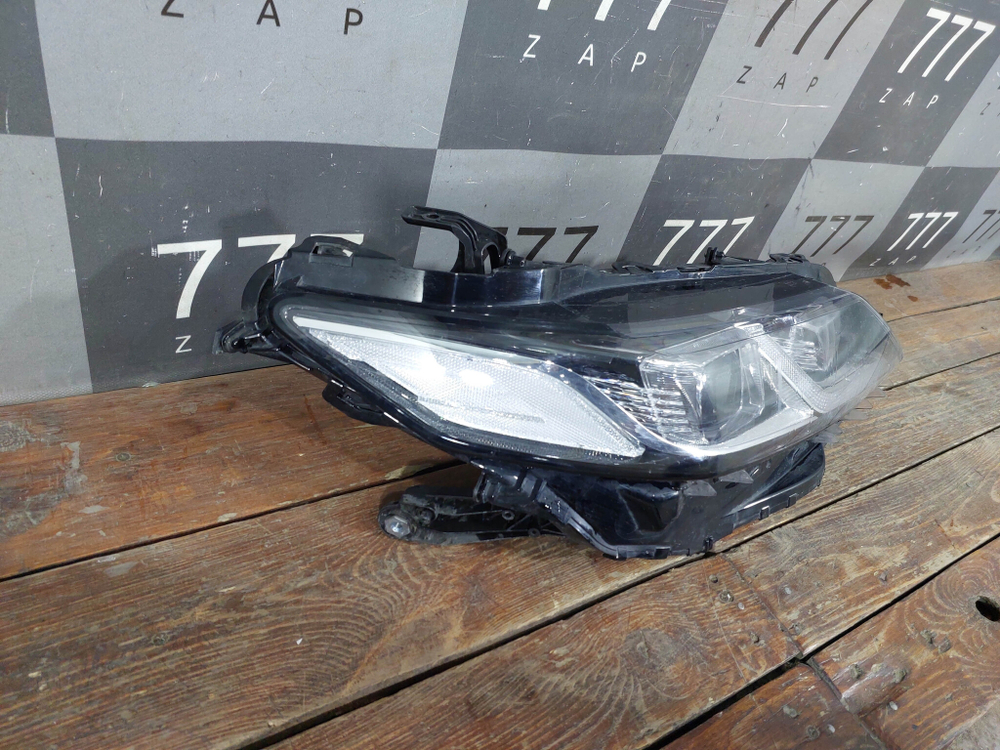 Фара правая LED Toyota Camry (XV70) 17-нв Б/У Оригинал 8114533G00