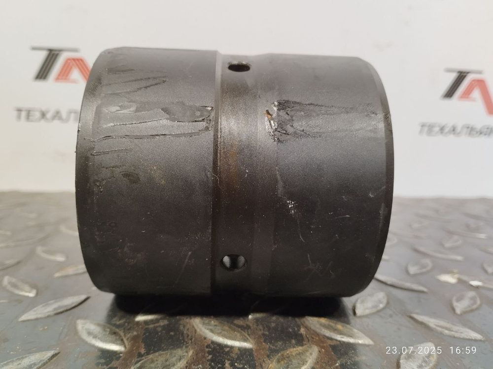 Втулка 61KH-82620