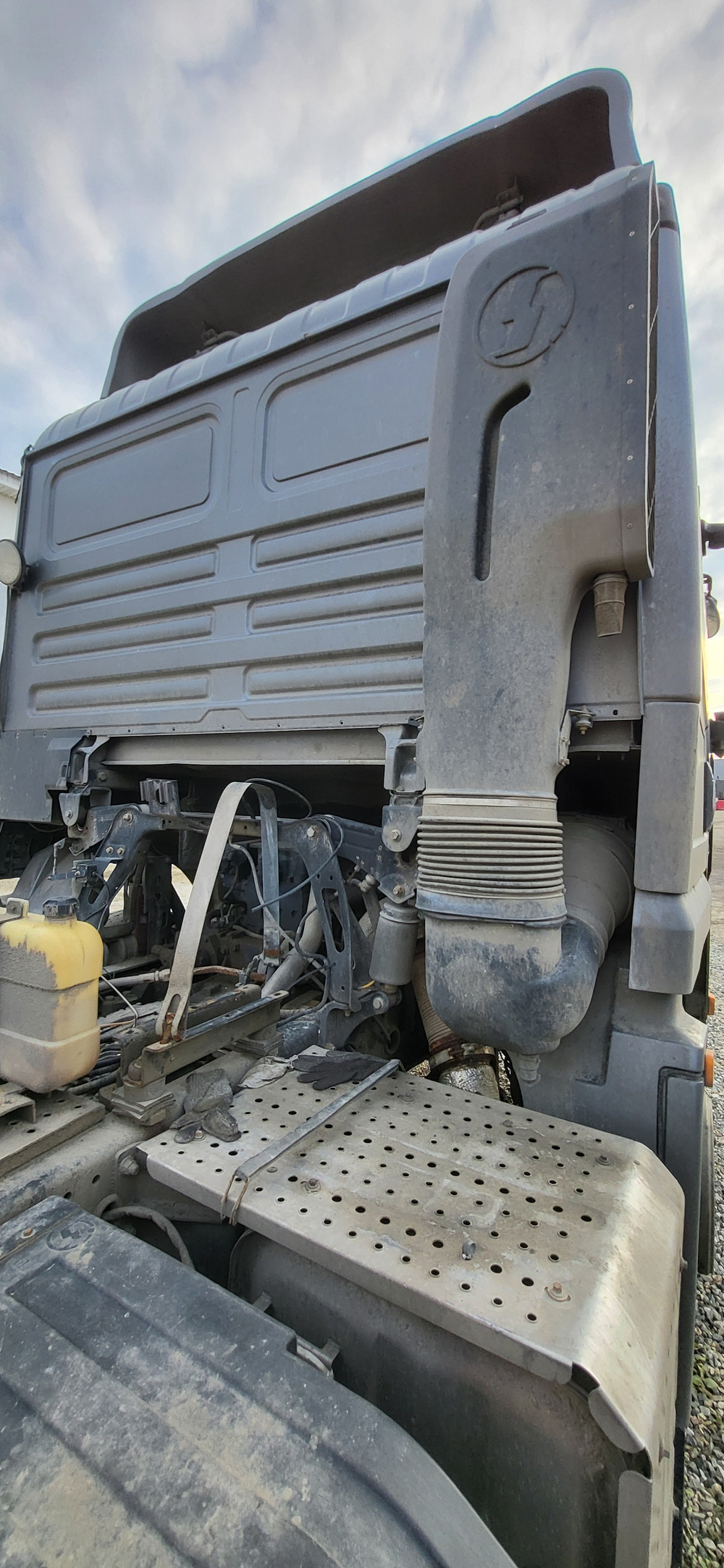 Shacman (Shaanxi) SX* 4x2 Седельный тягач SX418853381 (Дизельный, 12,5 л, 544 л.с., АТ)