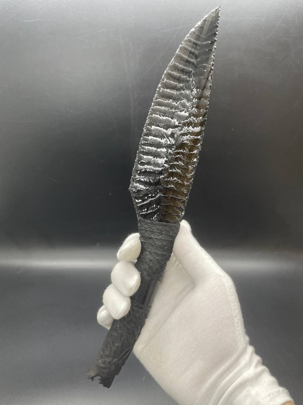 Обсидиановый клинок с рогом африканского буйвола гравировка волк 29 см