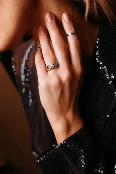 Кольцо "Пантера" с россыпью циркония