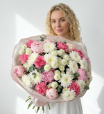 Потрясающий с пионами