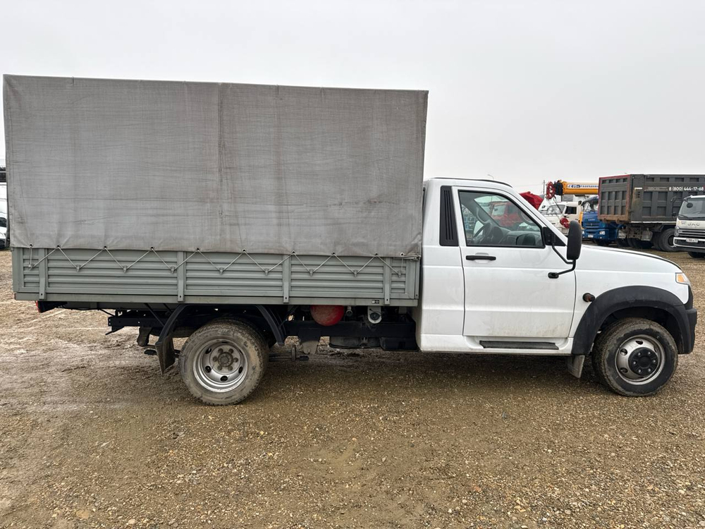 UAZ Profi 236324 (Борт/Тент, Бензиновый, 2,7 л, 150 л.с.)