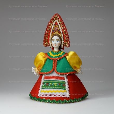 Сувенирная кукла в переднике