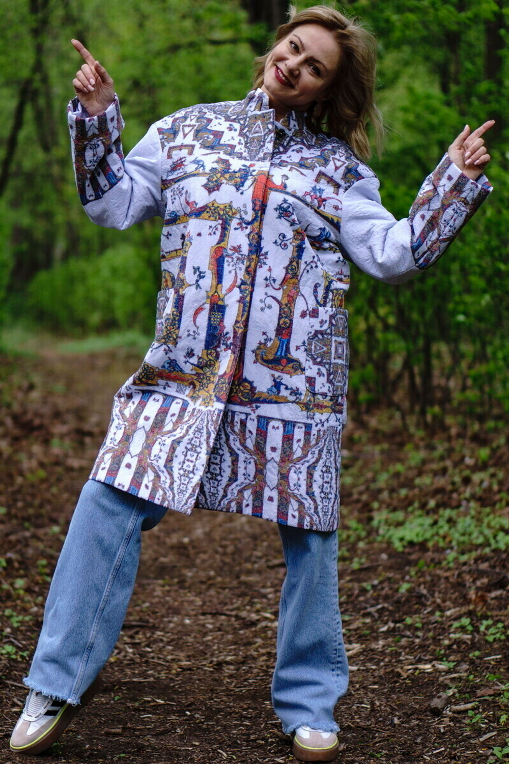 Пальто "Лабиринт", по мотивам средневековых буквиц и фантастических существ со страниц Псалтири Латтрелла