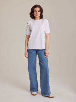 Футболка со съемными подплечниками белая