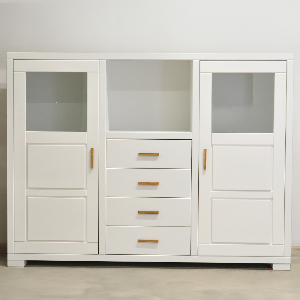 Комод Мэдисон с ручками из массива дуба