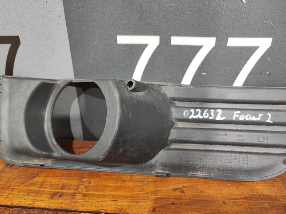Накладка ПТФ левая Ford Focus 2 05-08 Б/У Оригинал 4M5119953AE