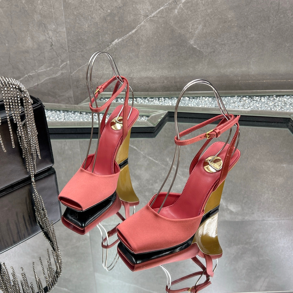 Saint Laurent La Scandale Wedges