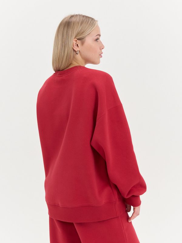 Свитшот с велюровым эффектом 