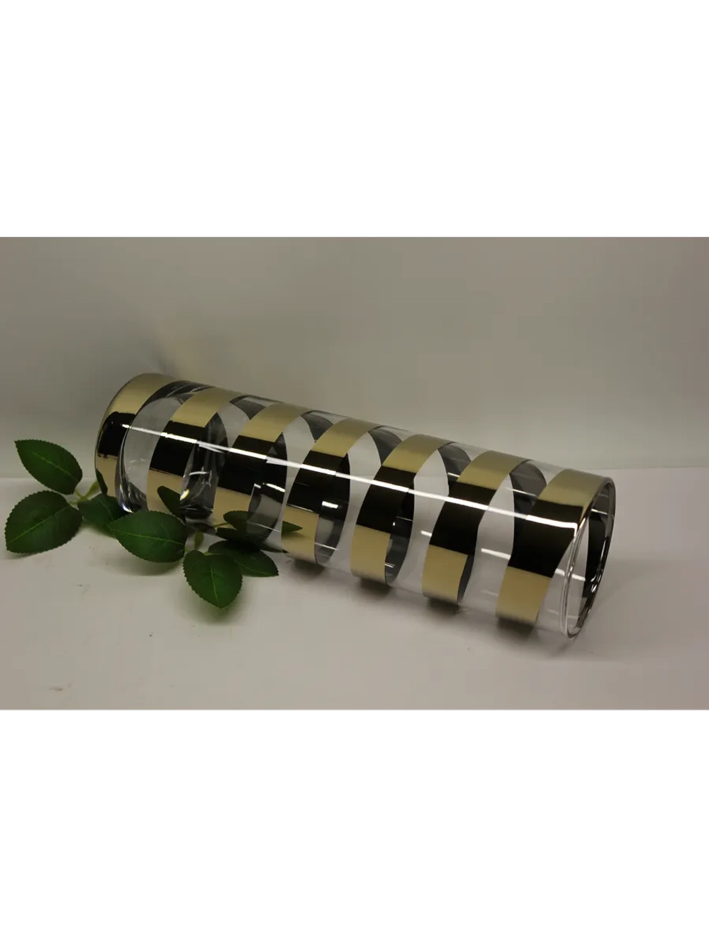 Ваза цилиндр золотая спираль