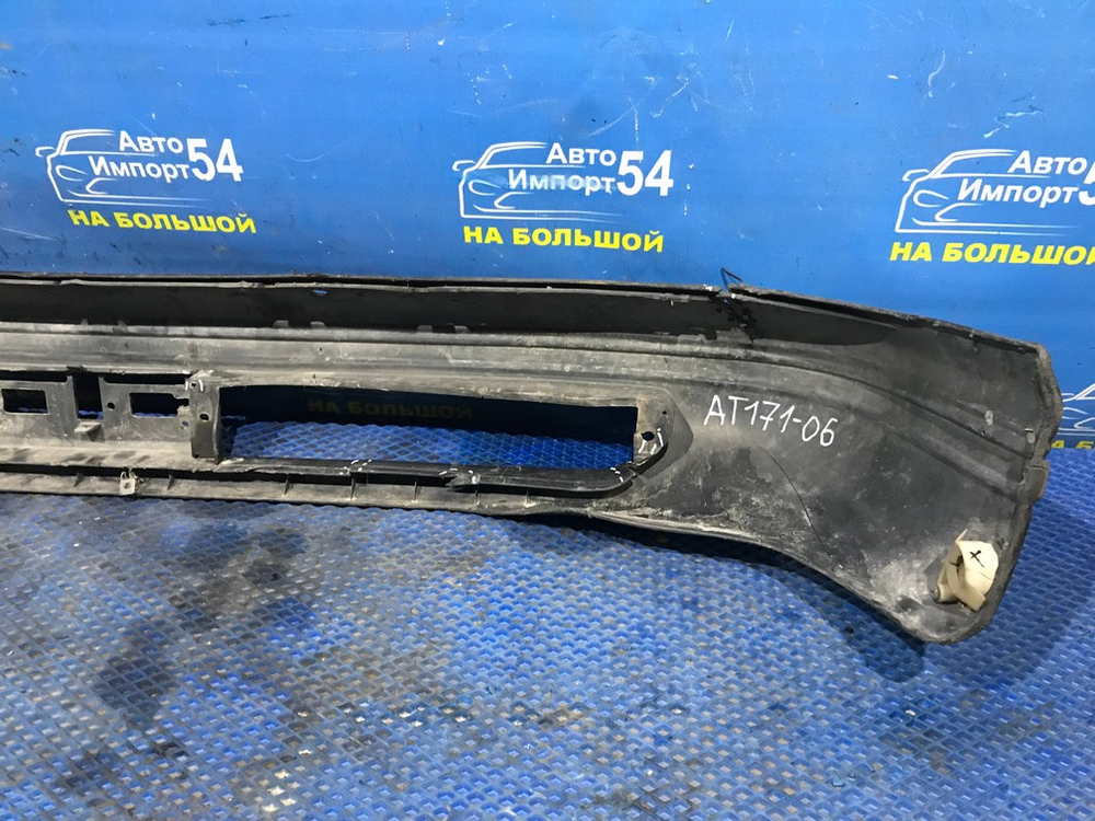 Бампер передний TOYOTA CARINA 1990