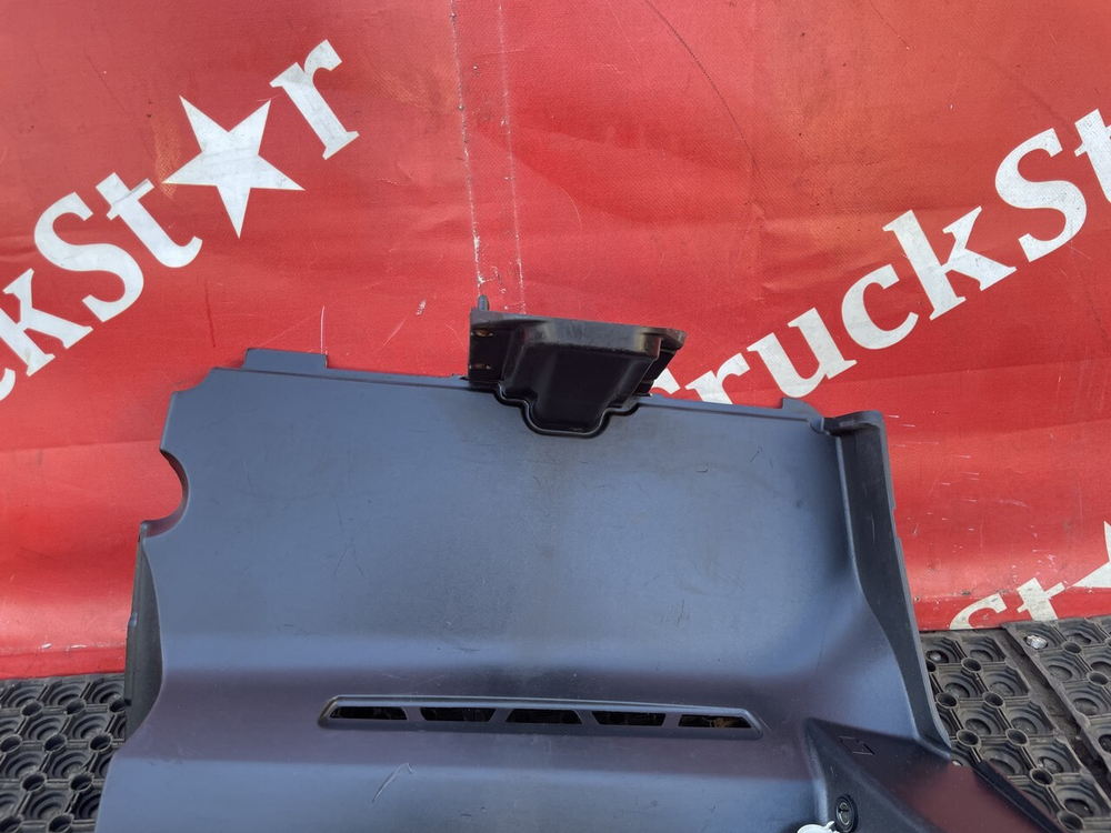 Накладка приборной панели правая