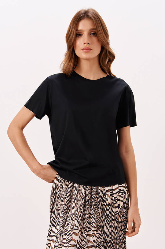 23303 Футболка женская (черный)