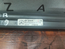 Молдинг стекла переднего левого CLS (C257) 17-нв Б/У Оригинал A2577250900