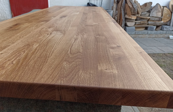 Стол из цельноламельного массива дуба