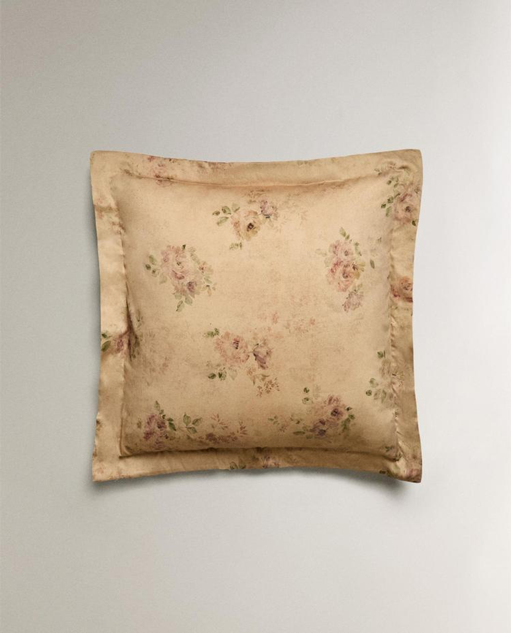 ZARA HOME САТИНОВАЯ НАВОЛОЧКА С ЦВЕТОЧНЫМ ПРИНТОМ, ОХРА